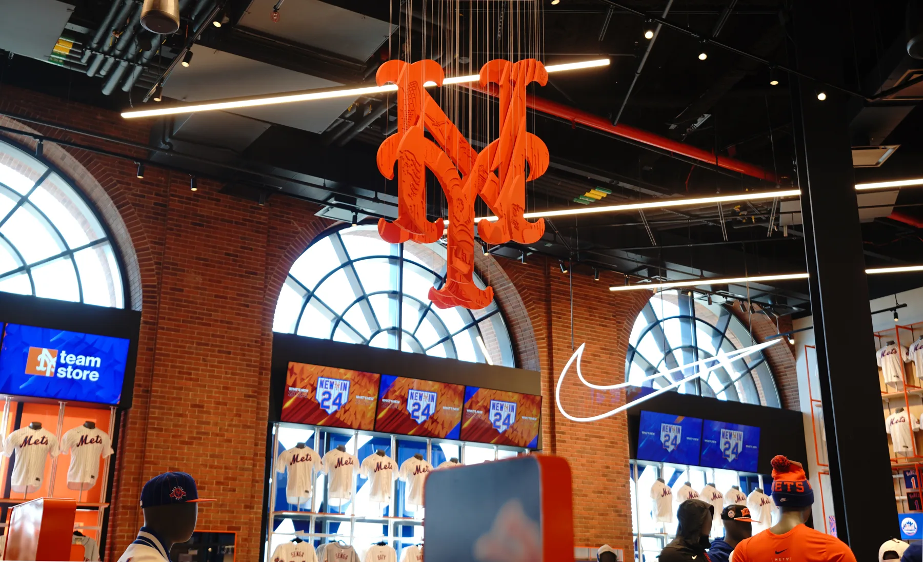 Mets — perceptual sculpture by Michael Murphy