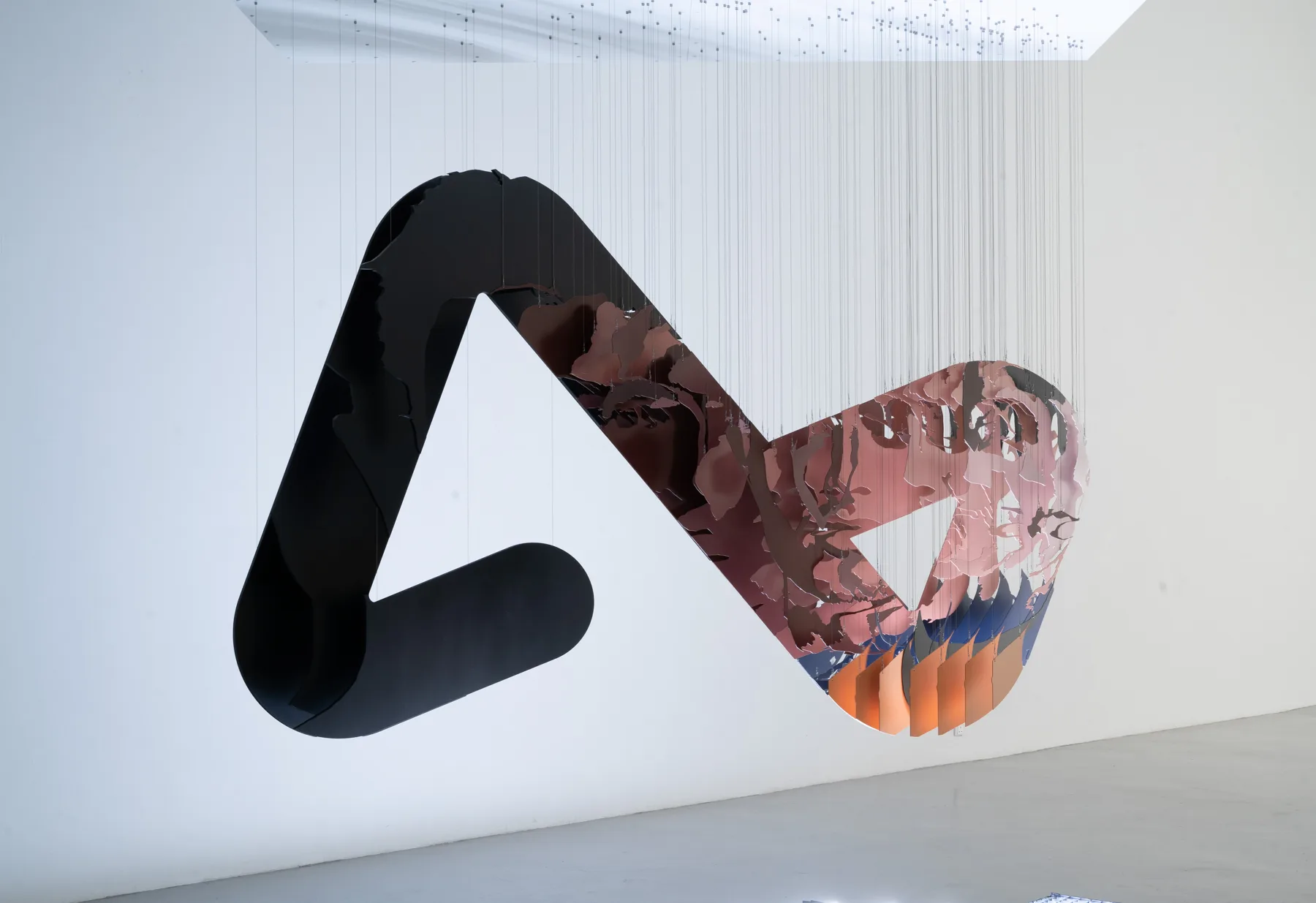 Lando Mclarren Airwallex — perceptual sculpture by Michael Murphy